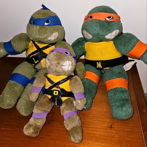 Vintage Plushie TMNT bundle